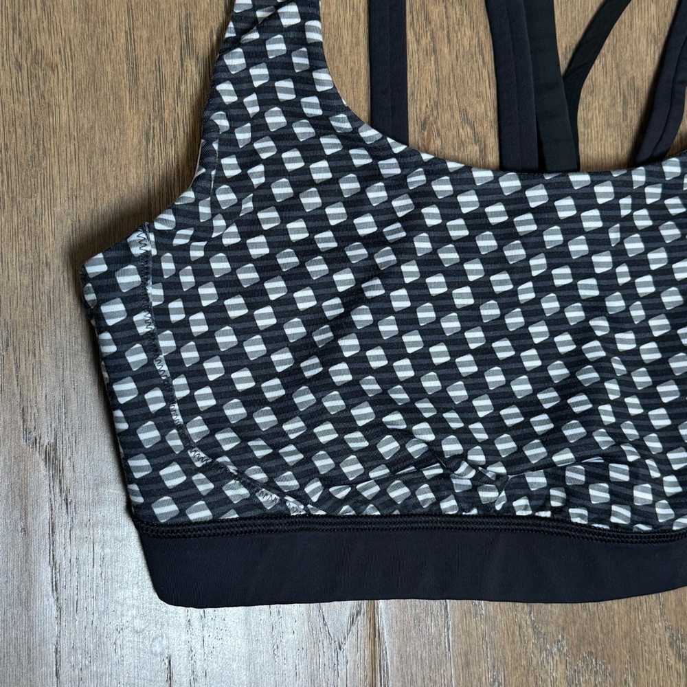 Lululemon Black/White Patterned Sports Bra - Picture 3 of 7